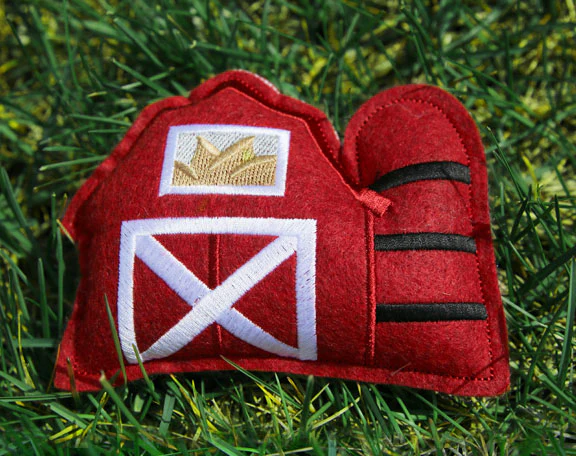 Barn Barnyard Stuffie (In-the-Hoop) - Image 3