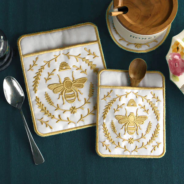 Bee in the Kitchen Potholder (In-the-Hoop) - Image 4