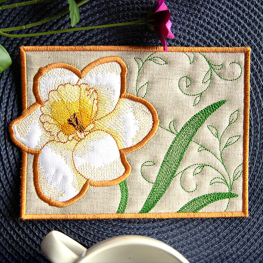 Bloom Mug Rug - Daffodil (In-the-Hoop) - Image 4