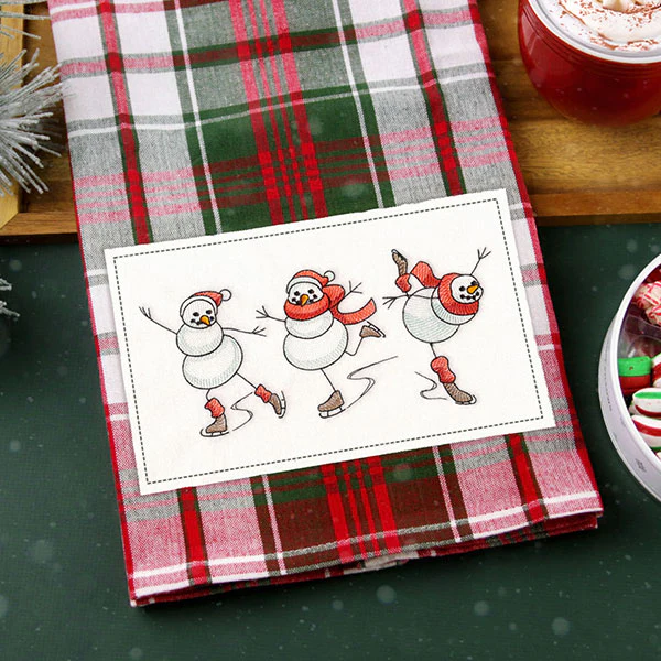 Christmas Magic Snowmen Skating - Image 9