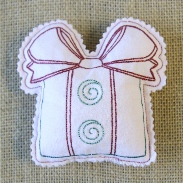 Christmas Stuffie - Gift (In-the-Hoop) - Image 6