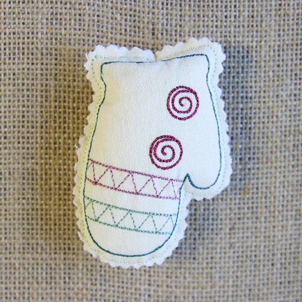 Christmas Stuffie - Mitten (In-the-Hoop) - Image 4