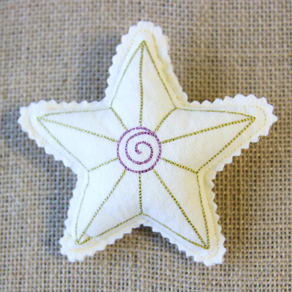 Christmas Stuffie - Star (In-the-Hoop) - Image 6