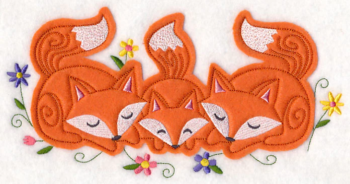Cuddling Fox Family (Crafty Cut Applique) - Image 4