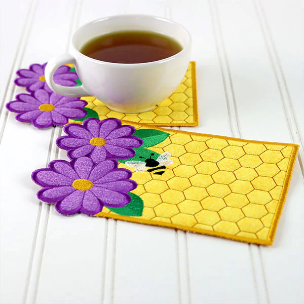 Daisies and Honeybee Mug Rug (In-the-Hoop) - Image 6