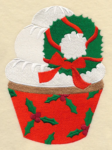 December Wreath Cupcake - Image 3