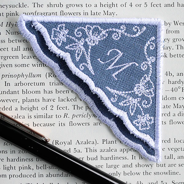 Delicate Floral Corner Bookmark (In-the-Hoop) - Image 2