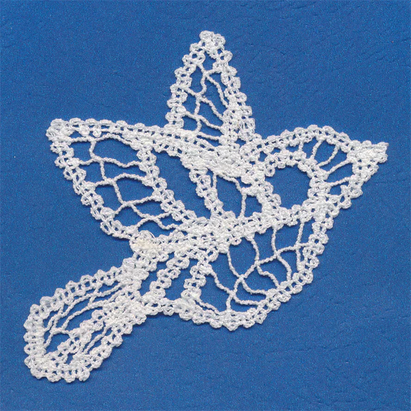 Delicate Robin (Battenburg Lace) - Image 2