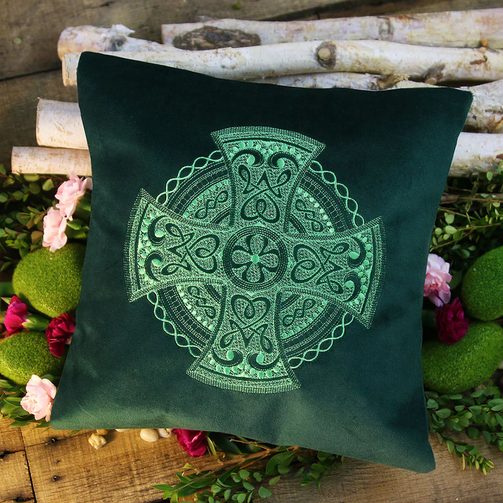 Emerald Dreams Celtic Cross - Image 2