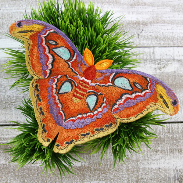 Free-Flying Atlas Moth (In-the-Hoop)
