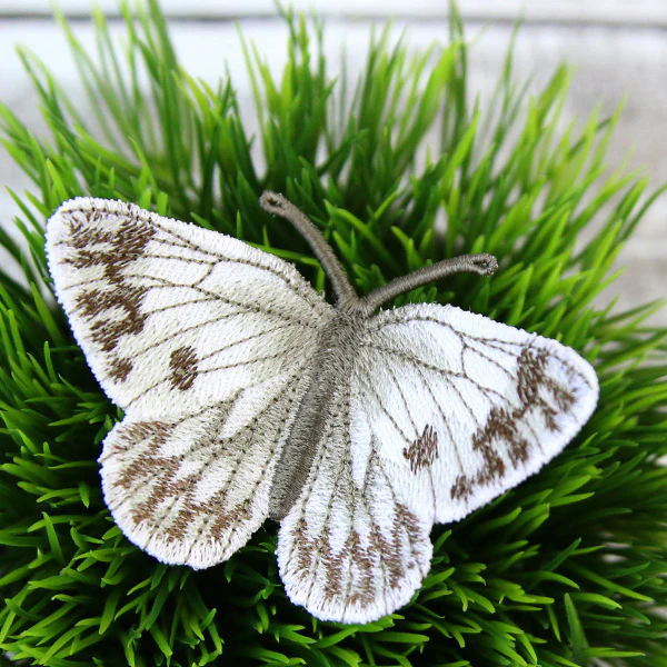 Free-Flying Checkered White (In-the-Hoop) - Image 3