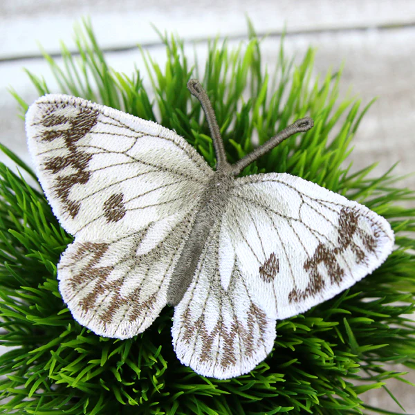 Free-Flying Checkered White (In-the-Hoop) - Image 7