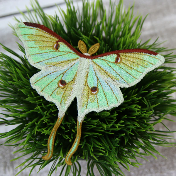 Free-Flying Luna Moth (In-the-Hoop) - Image 3
