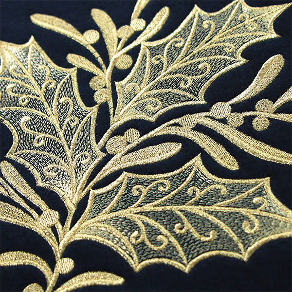Glimmering Holly Feature - Image 4