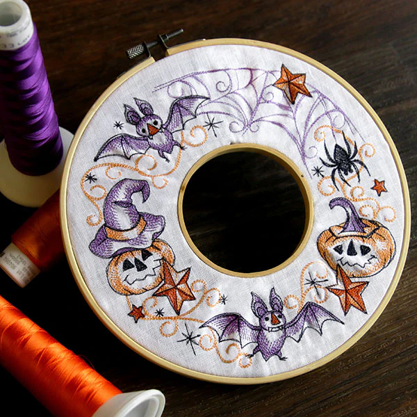 Halloween Nostalgia Wreath - Image 2
