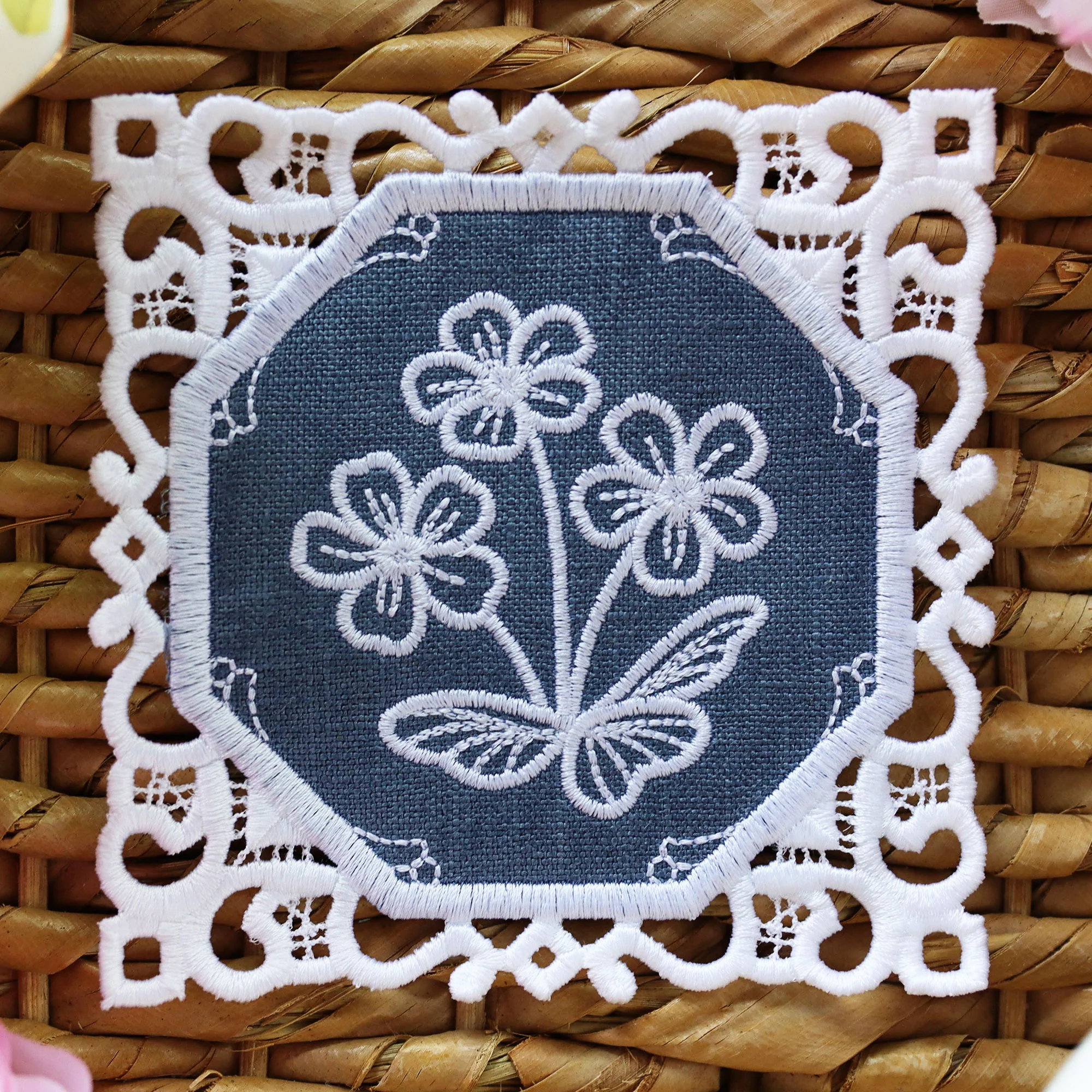 Lace Edge Coaster - Flowers (In-the-Hoop)