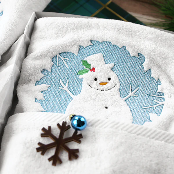 Magical Christmas Creatures - Snowman (Embossed)