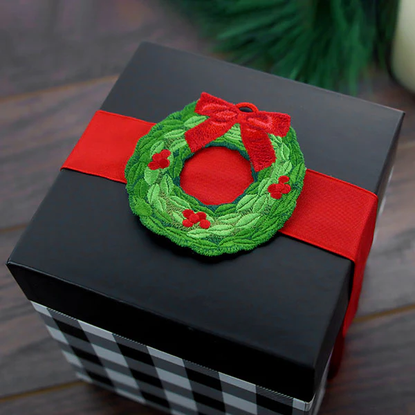 Merry Christmas Wreath Ornament (In-the-Hoop) - Image 5