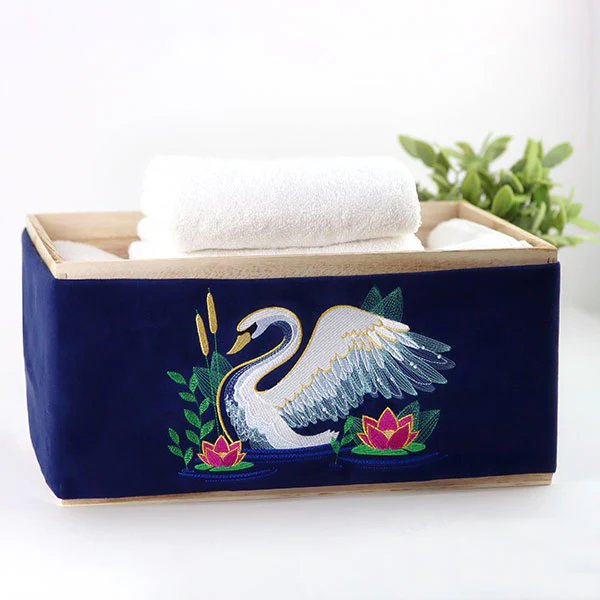 Midsummer Magic Swan - Image 2