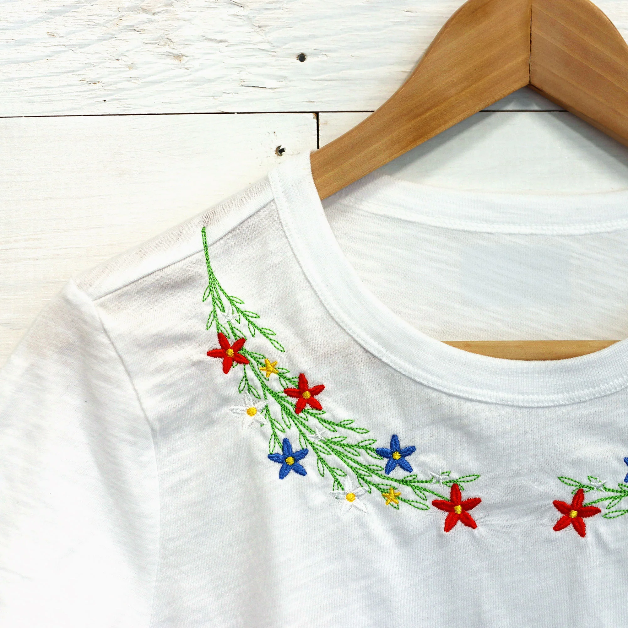 Patriotic Floral Spray - Image 12