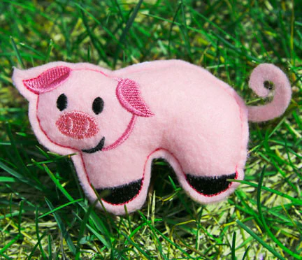 Pig Barnyard Stuffie (In-the-Hoop) - Image 2
