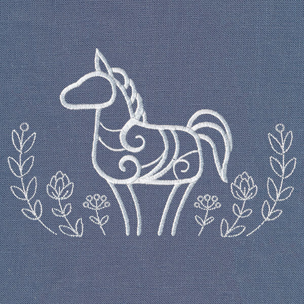 Rustic Horse with Laurel - Image 3