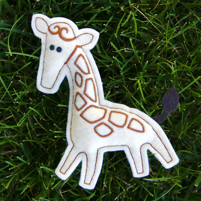 Safari Giraffe Stuffie (In-the-Hoop) - Image 3