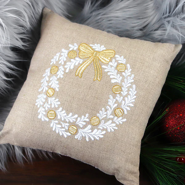 Shimmering Christmas Wreath - Image 8