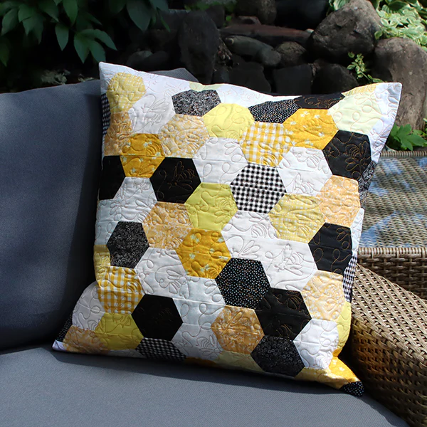 Summer Garden - Honeybees (Edge-to-Edge Quilting) - Image 15
