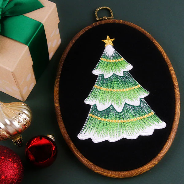 Textured & Festive Christmas Tree (Applique) - Image 2