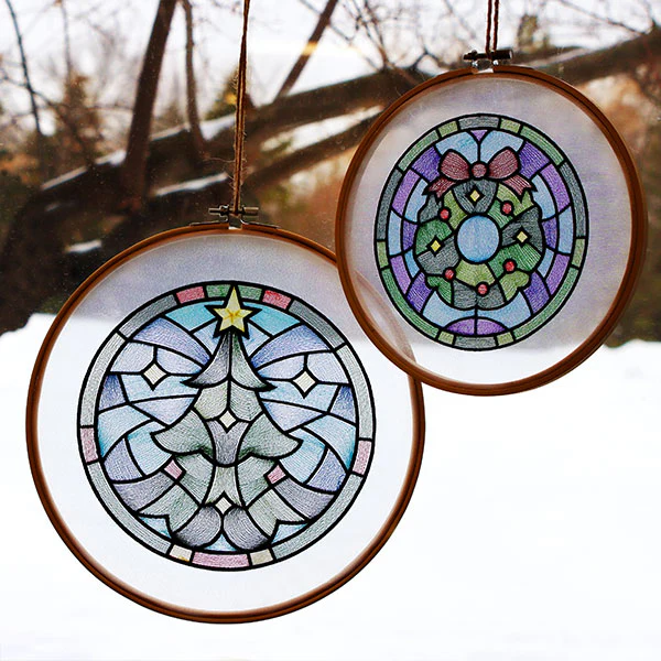 'Tis the Season Stained Glass Circle - Christmas Wreath - Image 4