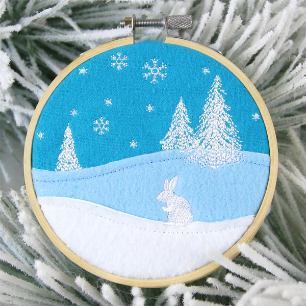 Wintertide Bunny Scene (Applique) - Image 6