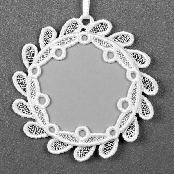 Wreath Frame Ornament (Lace) - Image 2